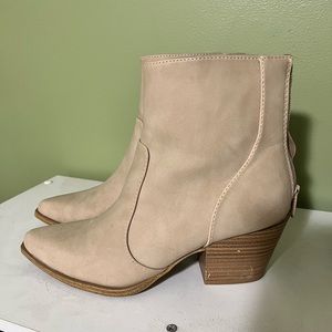 Beige/tan booties